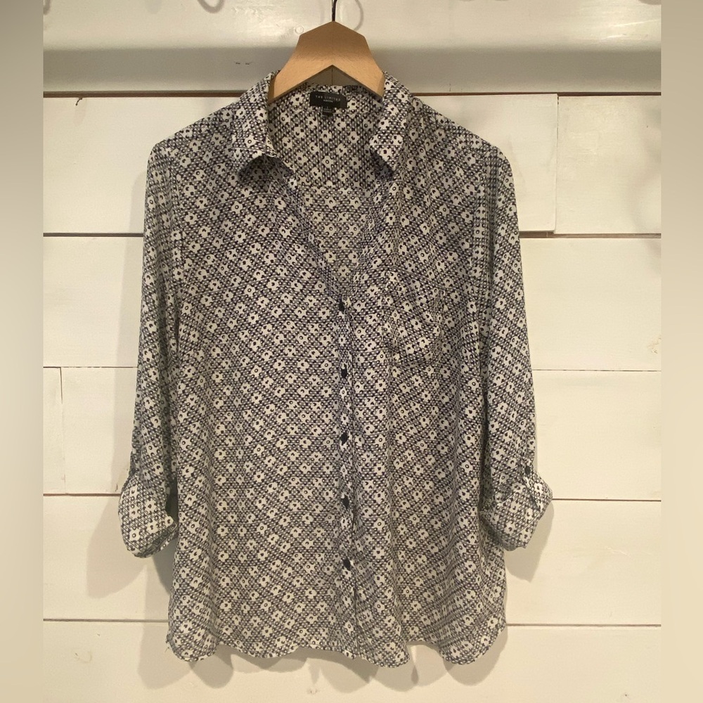 The Limited Women's Black and White Patterned Button Down Shirt